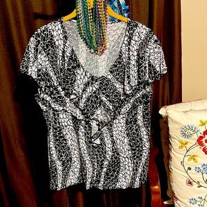 Women’s top size M